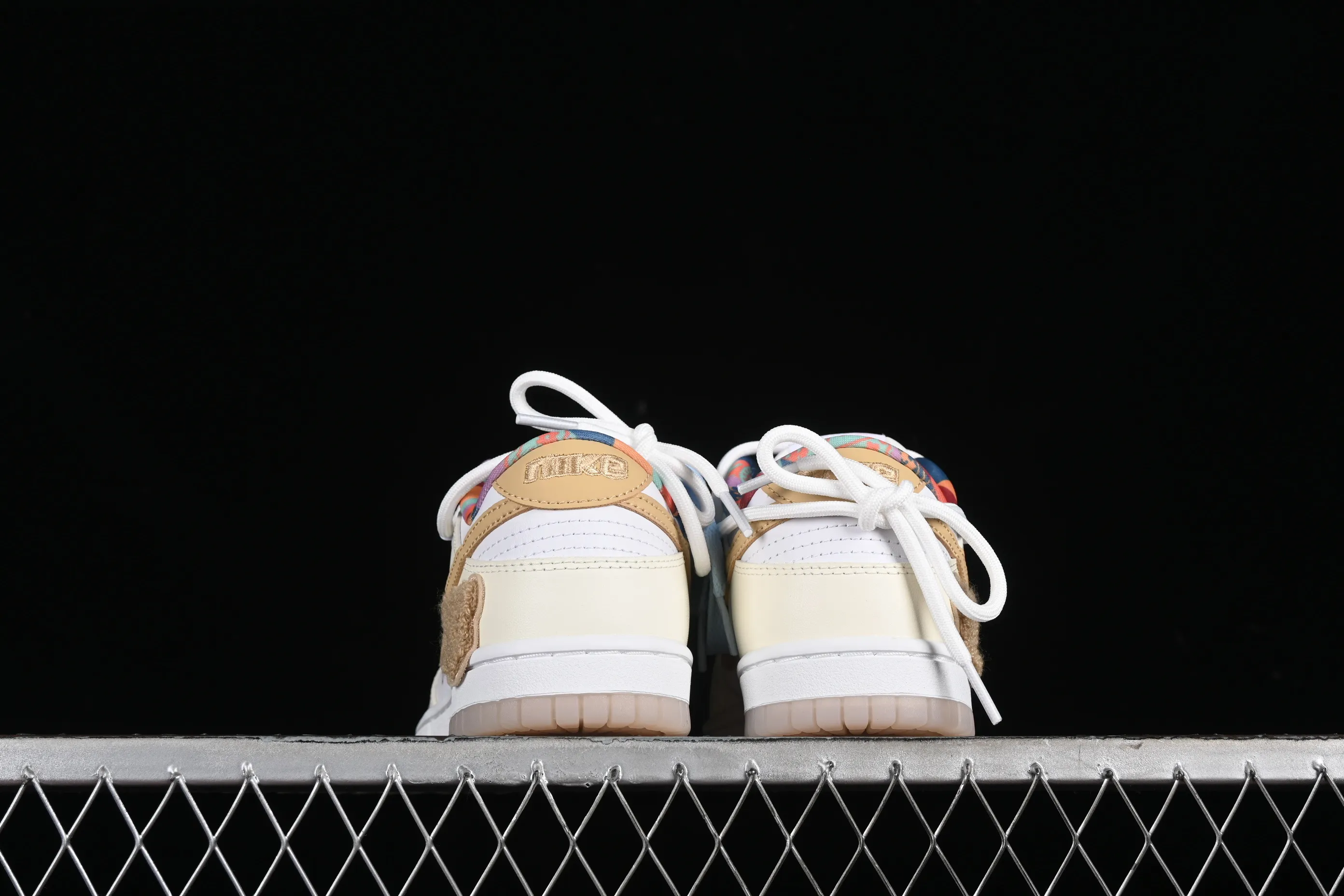 All categories Nk SB Dunk series Nk SB Dunk Low low-top sneakers Nk Dunk Low Cake Bear Jiuqi white and yellow low-top casual sneakers FN8913-141